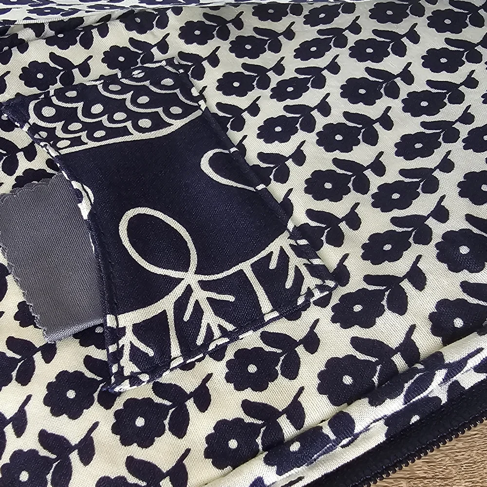 Vera Bradley Twirly Birds Navy Blue & White Quilted Sleeve E-Reader Small Tablet